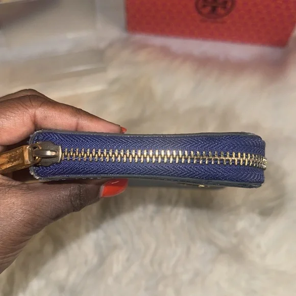 100% Authen Saffiano Tory Burch Robinson Zip Around Wallet, Cobalt!!! GUC - Picture 8 of 17
